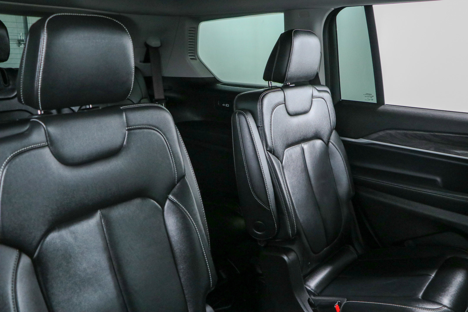 Used 2021 Jeep Grand Cherokee L Limited RWD image 28