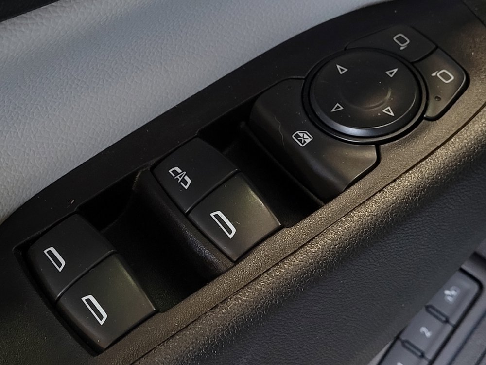 Used 2018 Chevrolet Equinox Premier FWD image 27