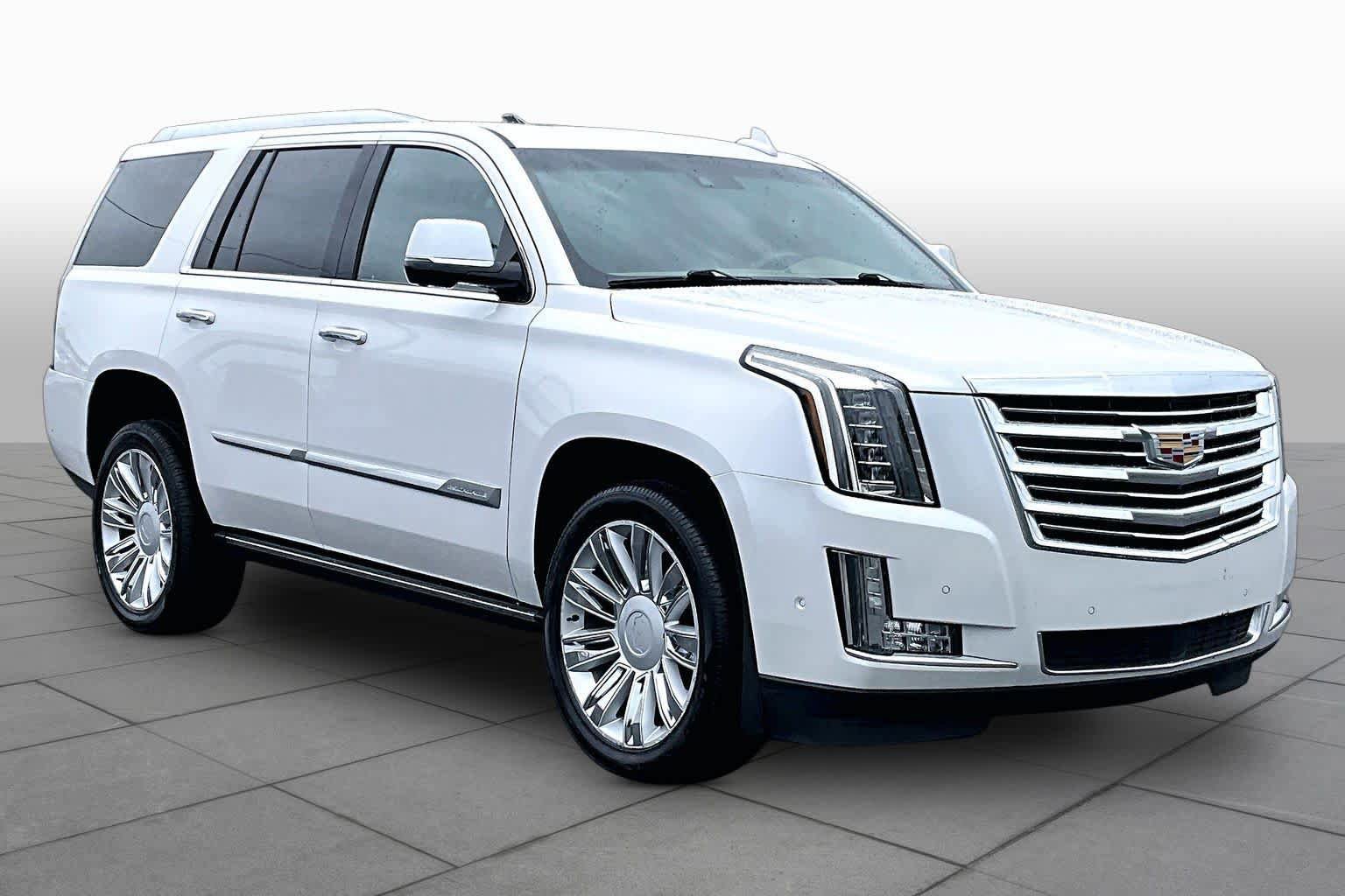 Used 2020 Cadillac Escalade Platinum RWD image 2