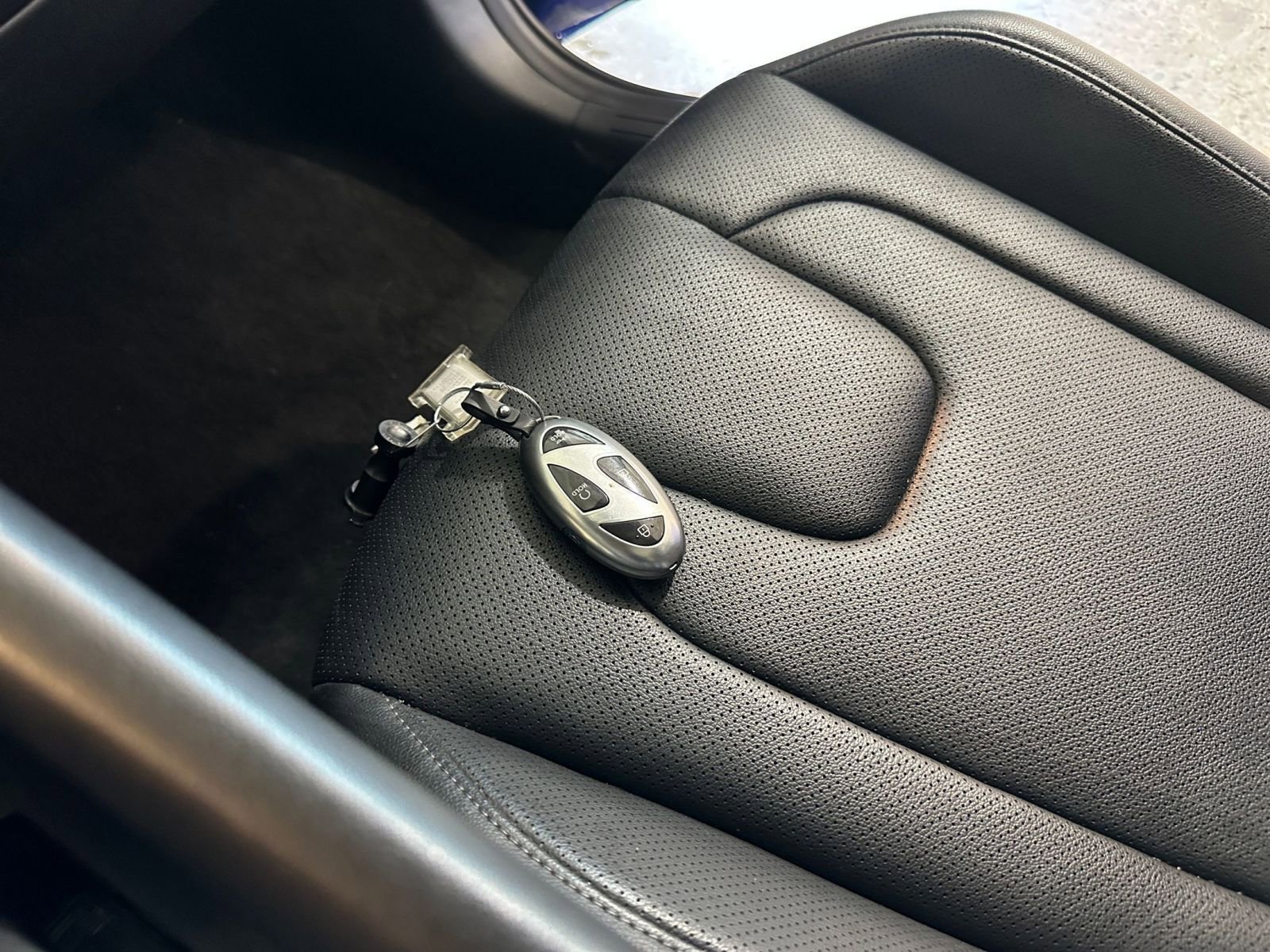 Used 2025 Hyundai Elantra Limited image 21