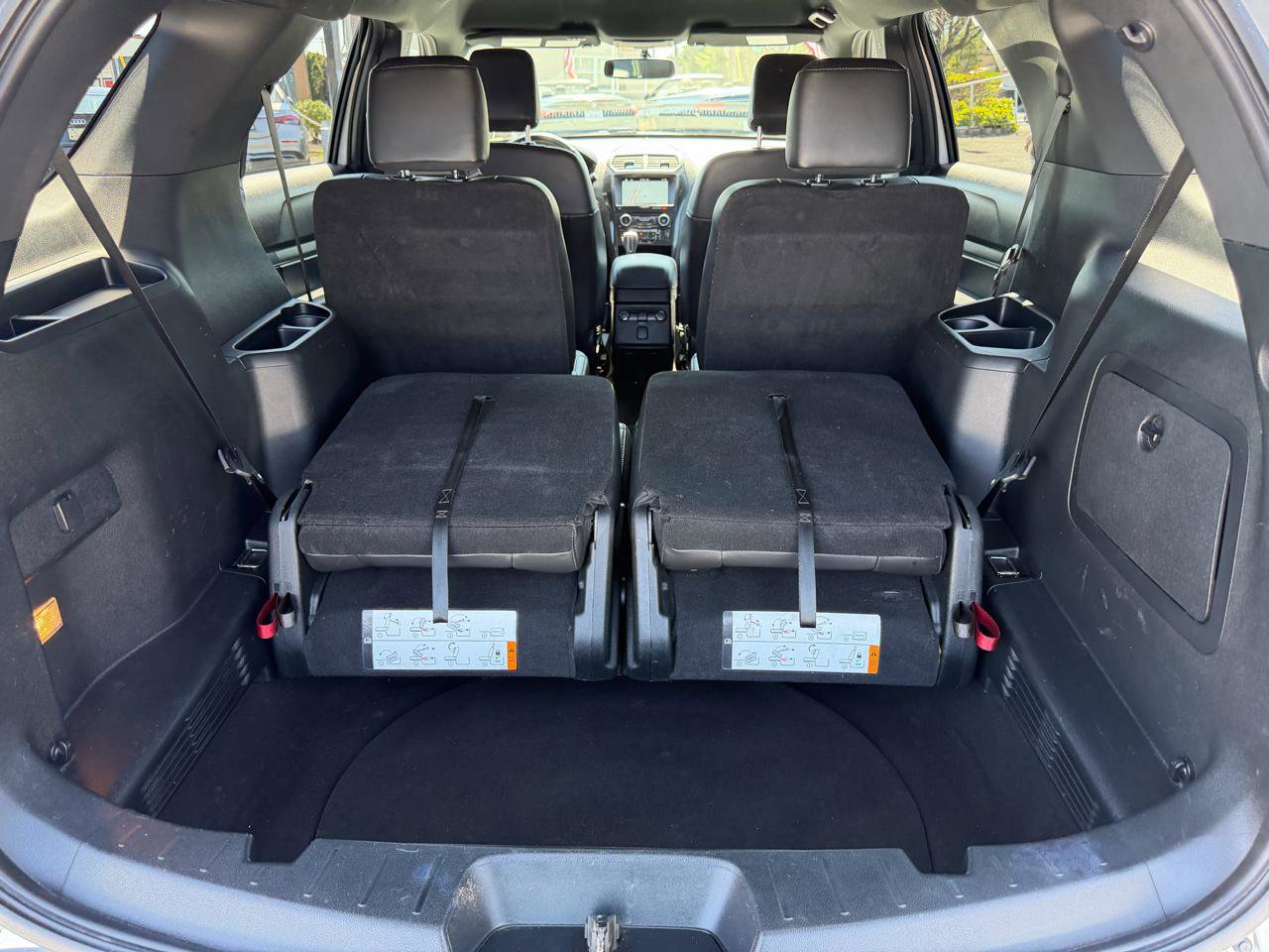 Used 2018 Ford Explorer XLT w/ Equipment Group 202A image 29