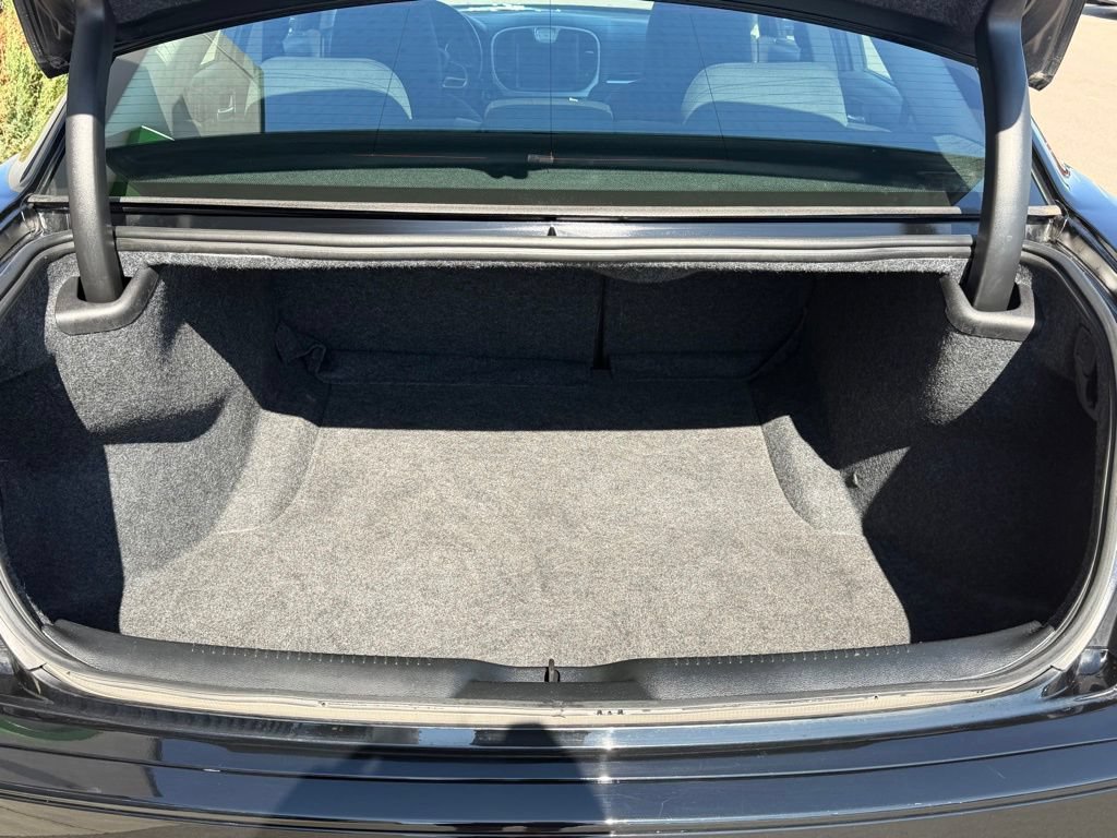 Used 2023 Chrysler 300 Touring w/ Sport Appearance Package RWD image 9