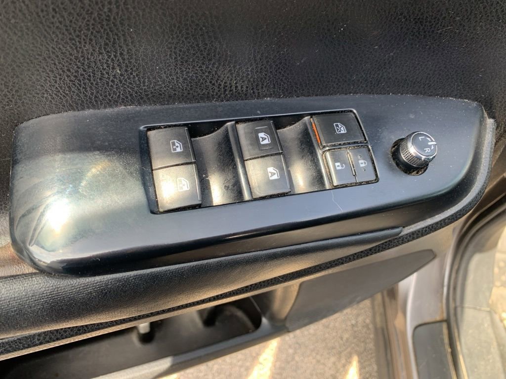 Used 2018 Toyota Highlander XLE image 12