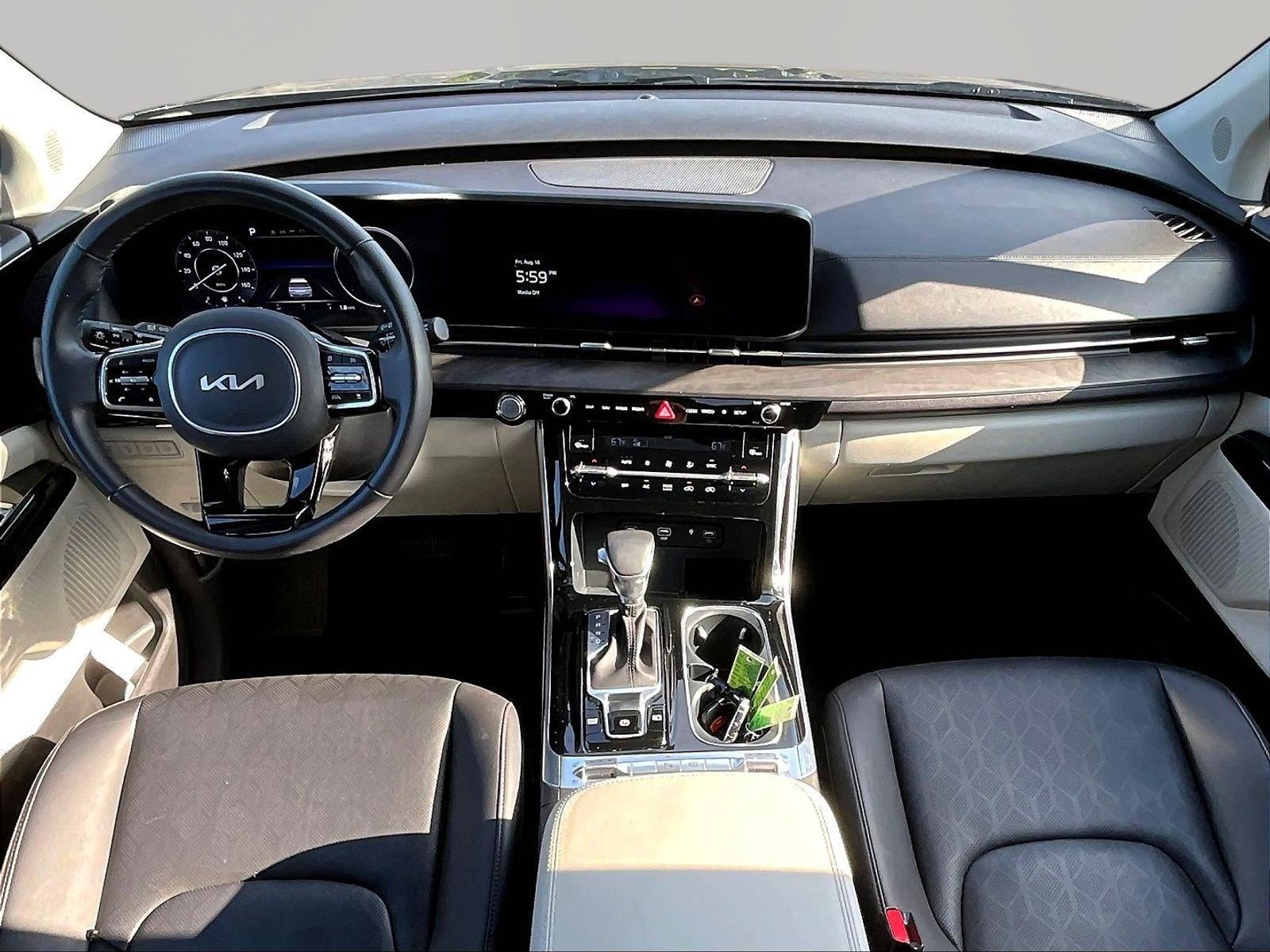 Used 2023 Kia Carnival SX FWD image 7