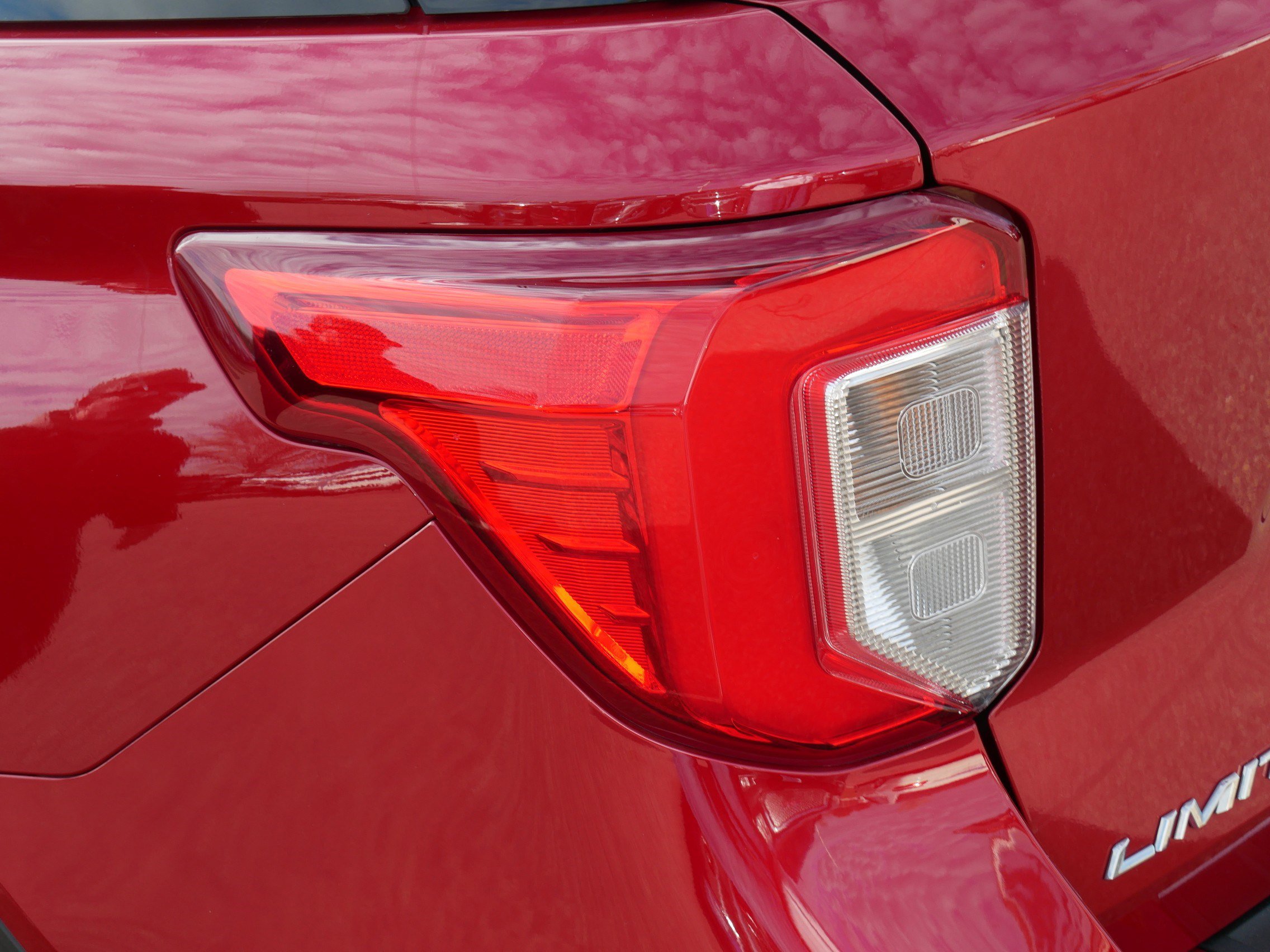 Certified 2022 Ford Explorer Limited w/ Equipment Group 301A image 17