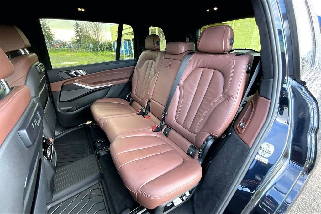 Used 2020 BMW X7 M50i image 22