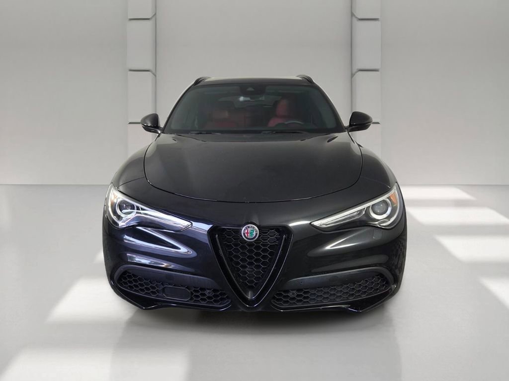 Used 2022 Alfa Romeo Stelvio Veloce AWD/4WD image 3