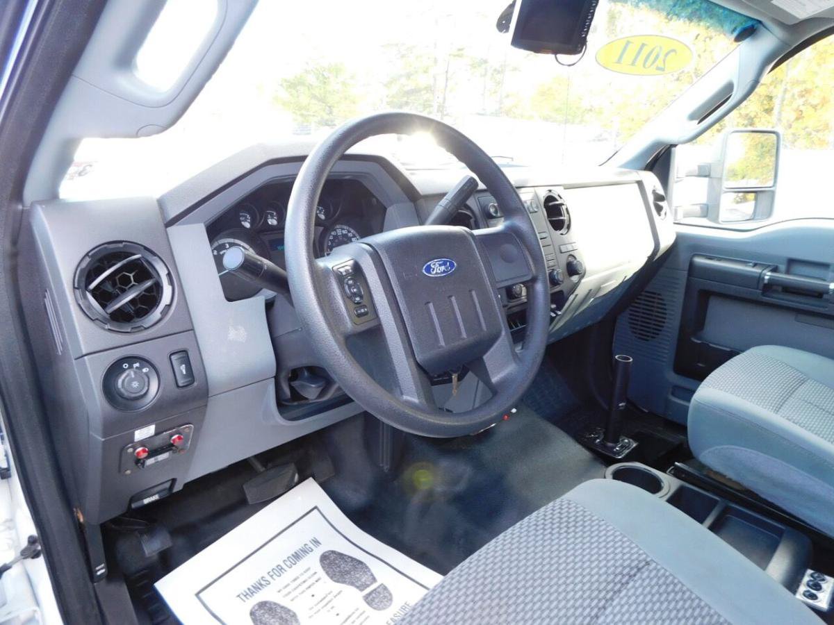 Used 2011 Ford F550 Luxury w/ PWR Equipment Group RWD image 7