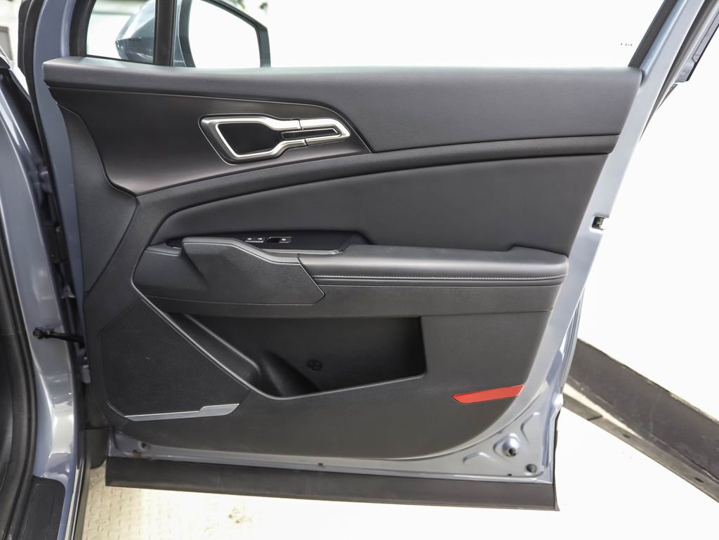Used 2023 Kia Sportage EX image 29