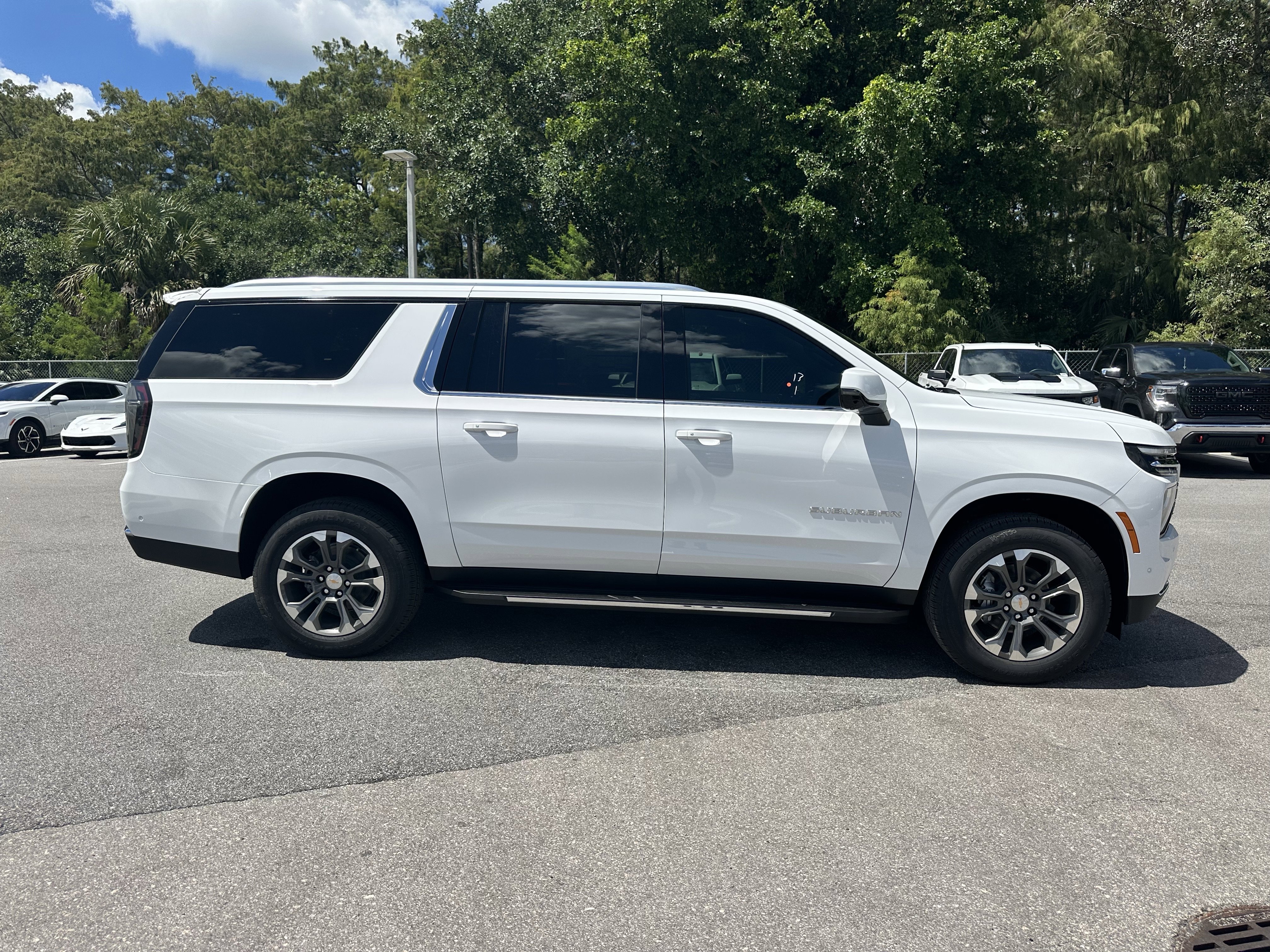 New 2026 Chevrolet Suburban LT w/ Comfort Package image 10