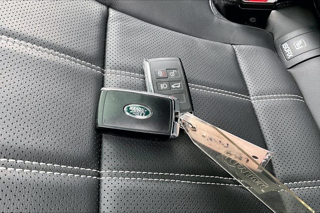 Used 2022 Land Rover Range Rover Velar R-Dynamic S AWD/4WD image 33