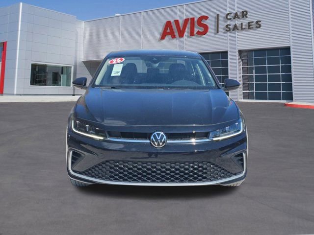 Used 2025 Volkswagen Jetta S image 2