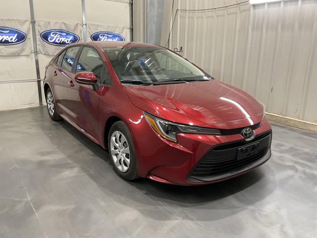Used 2025 Toyota Corolla LE image 1