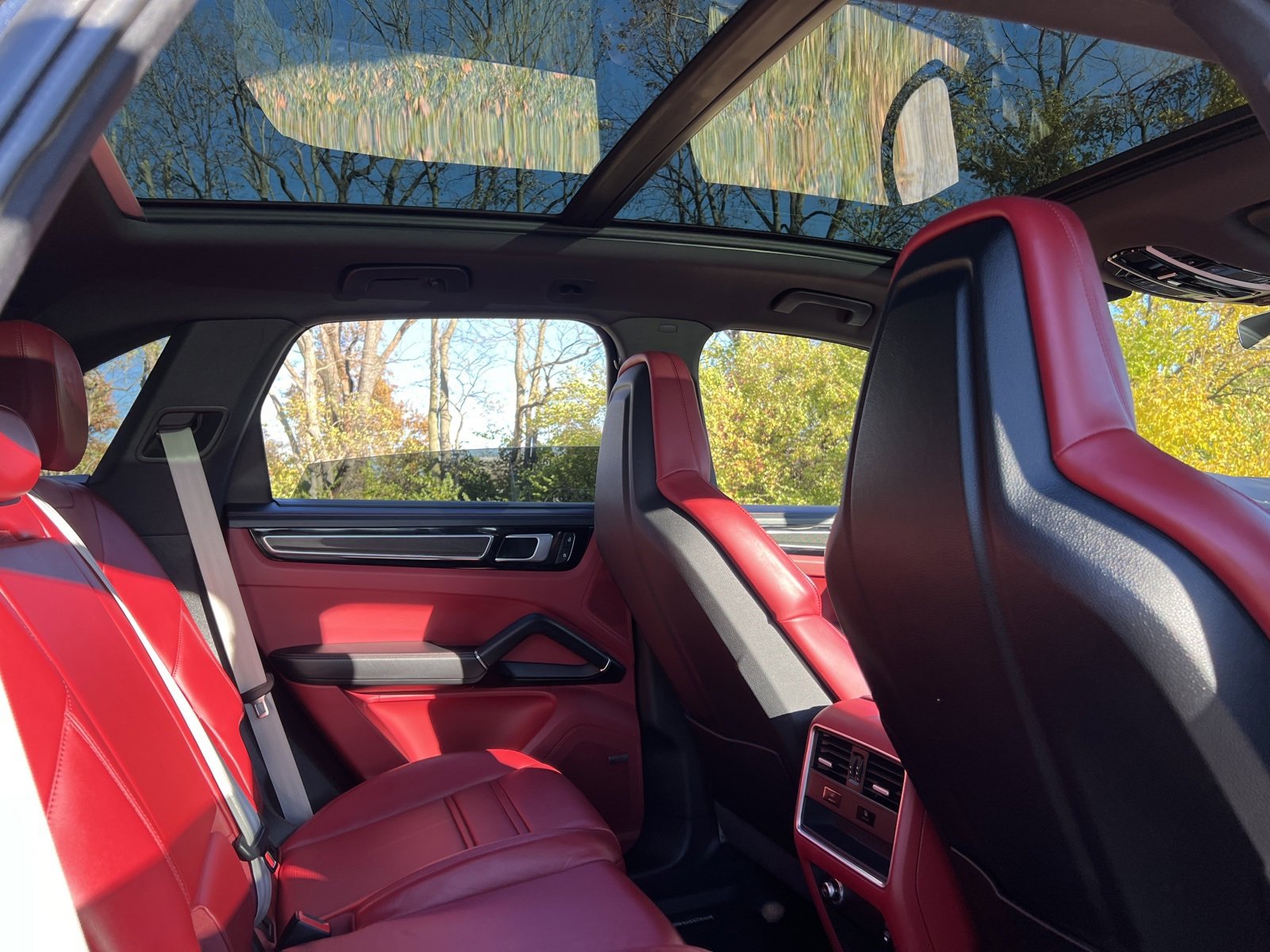 Certified 2022 Porsche Cayenne S Platinum image 23