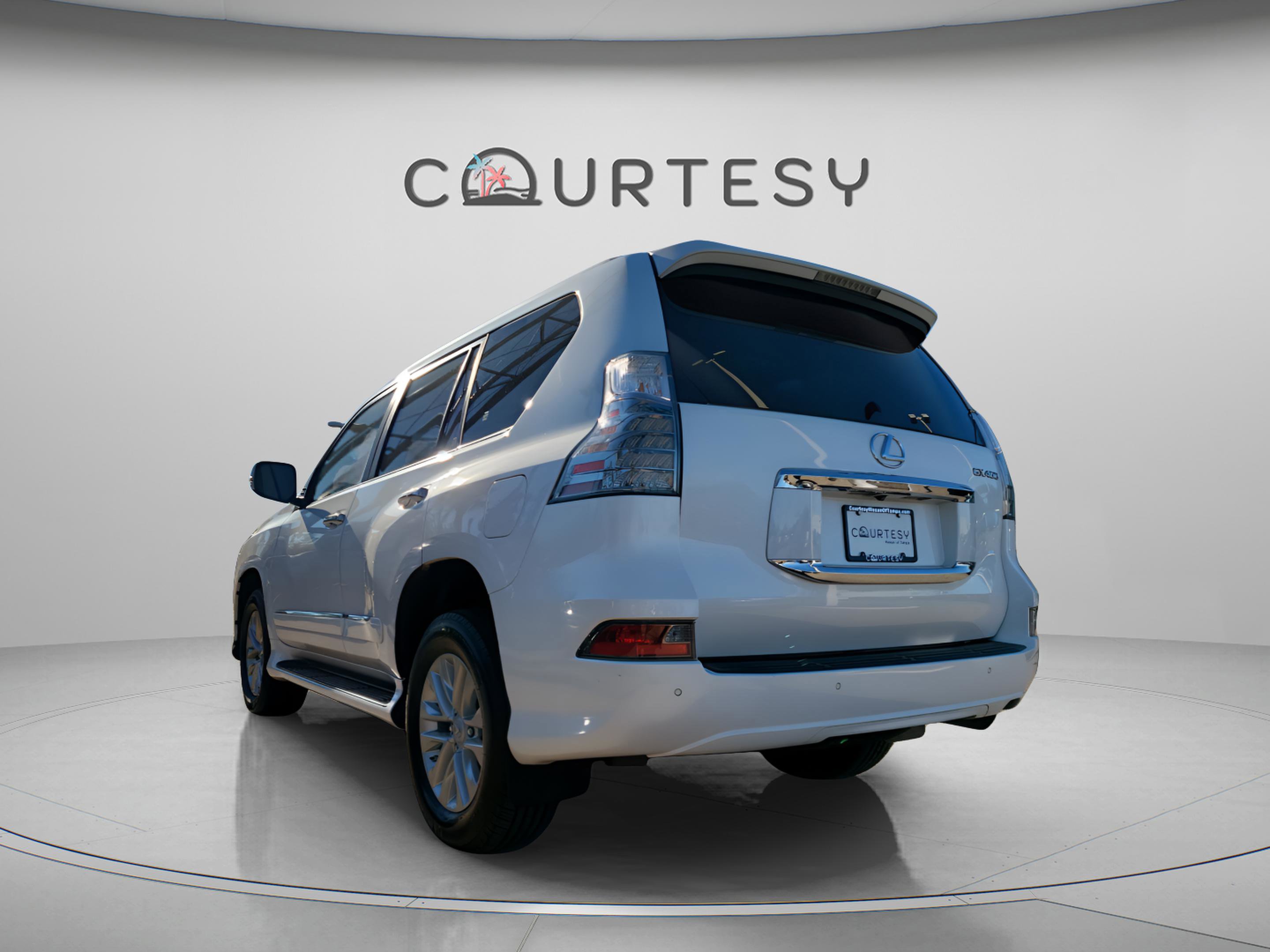 Used 2016 Lexus GX 460 w/ Premium Package image 2