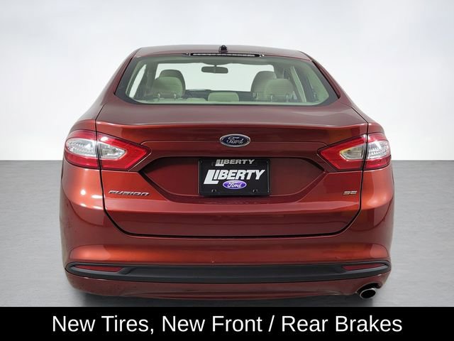 Used 2014 Ford Fusion SE image 4