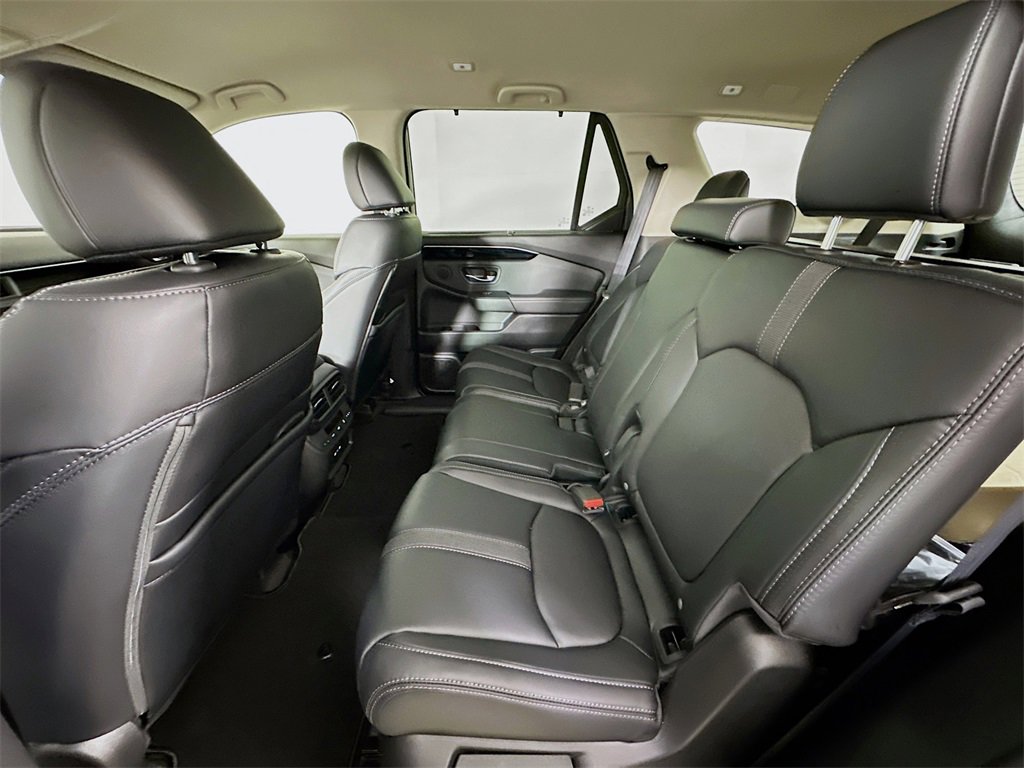 New 2025 Honda Pilot EX-L image 4
