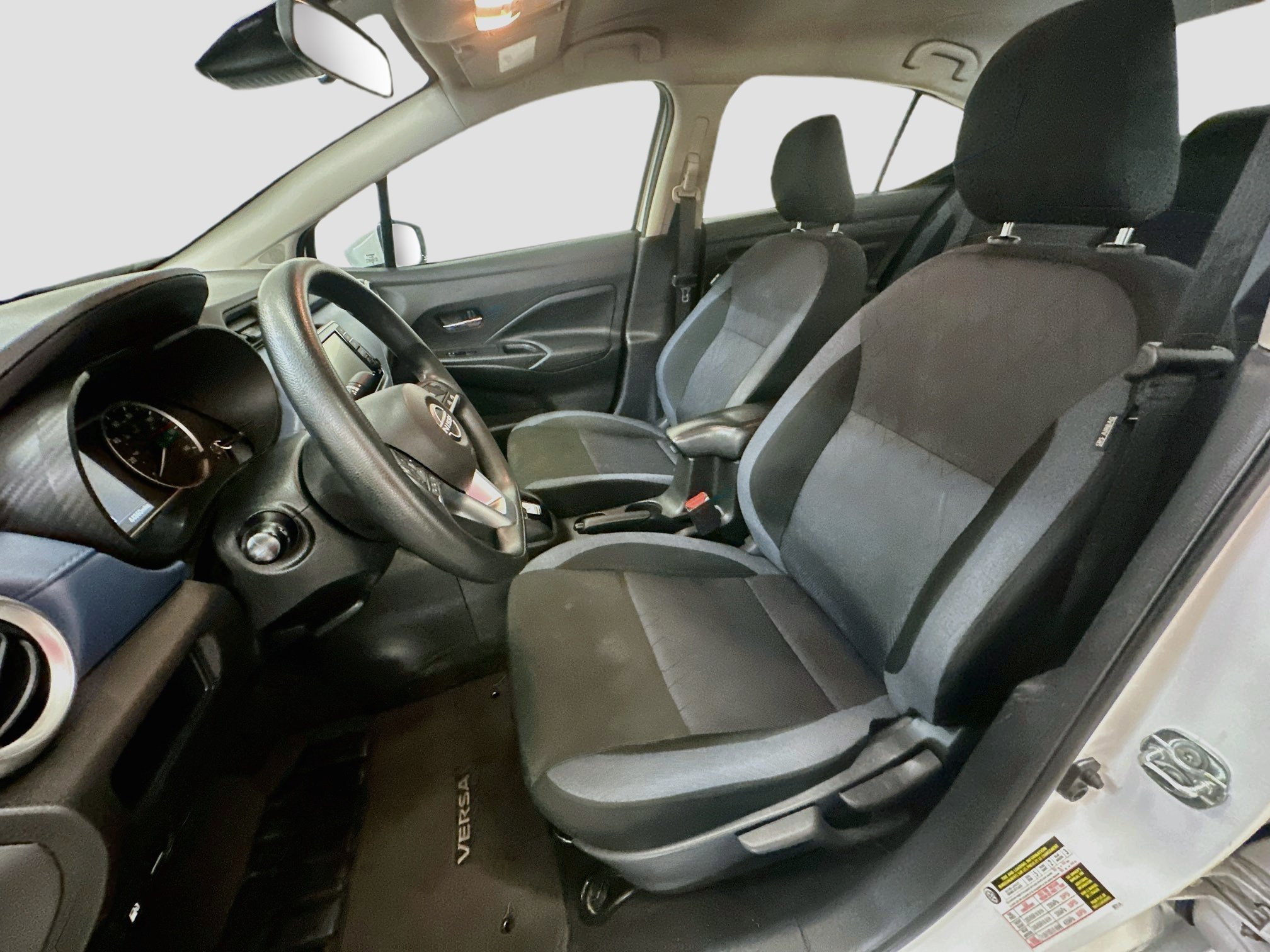 Used 2025 Nissan Versa SV FWD image 13