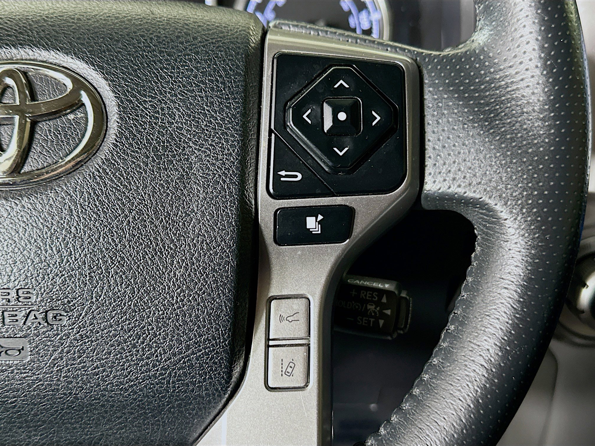 Used 2022 Toyota 4Runner Limited RWD image 17