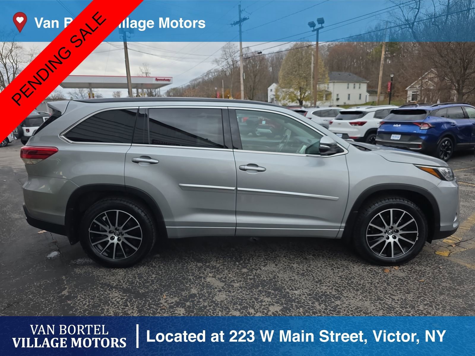 Used 2018 Toyota Highlander SE image 4