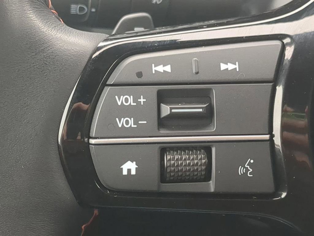 Used 2025 Honda Pilot TrailSport image 25