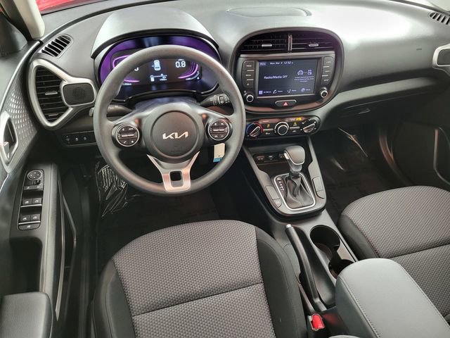 Used 2023 Kia Soul LX image 32