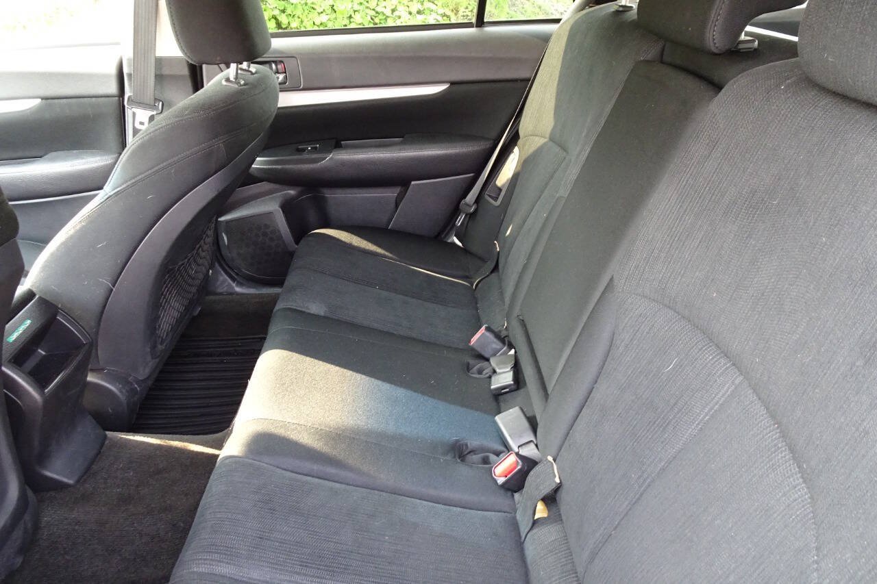 Used 2014 Subaru Outback 2.5i Premium w/ Accessory Value Package (OYX) AWD/4WD image 15