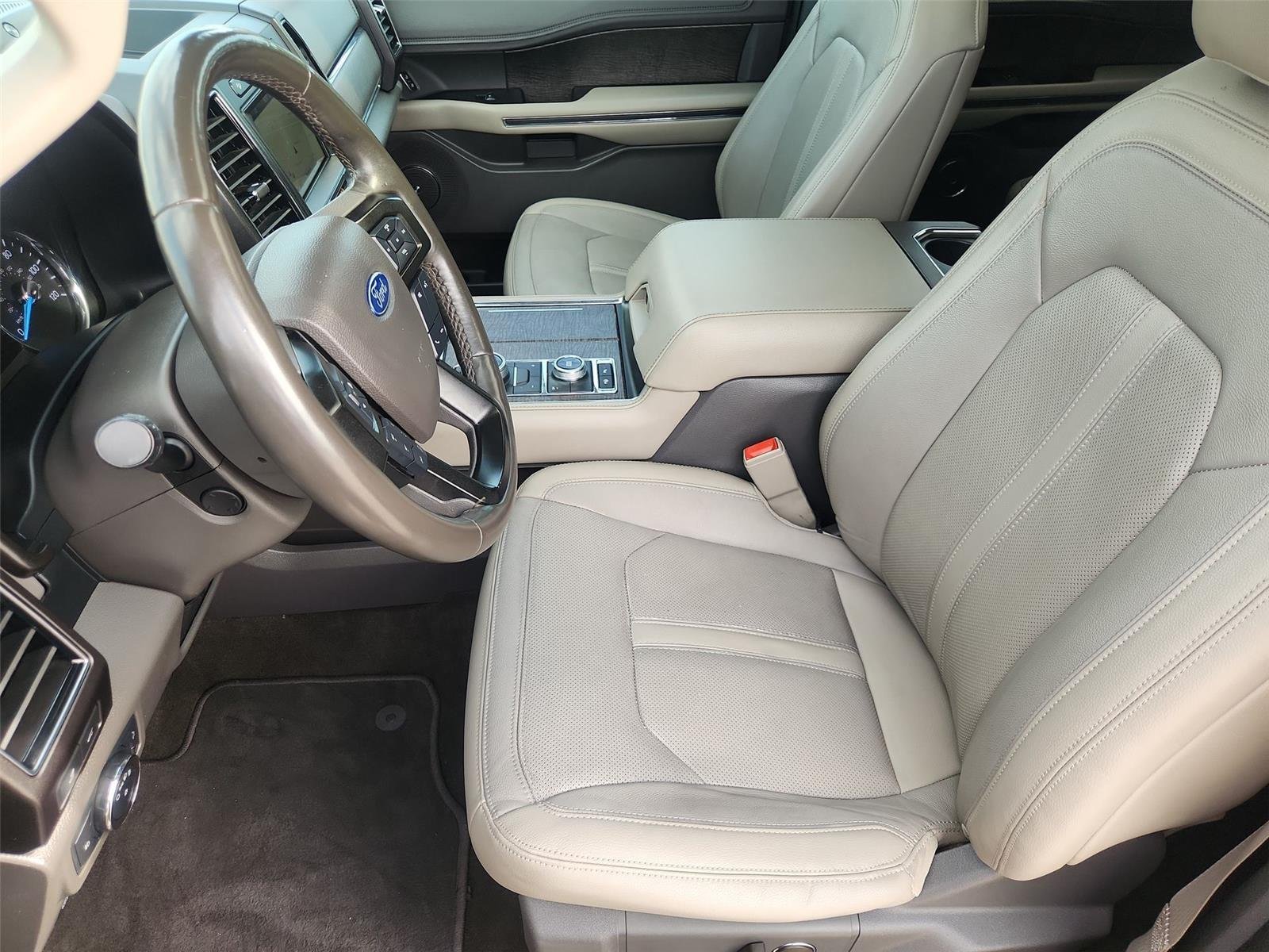 Used 2019 Ford Expedition Limited w/ Equipment Group 302A AWD/4WD image 20