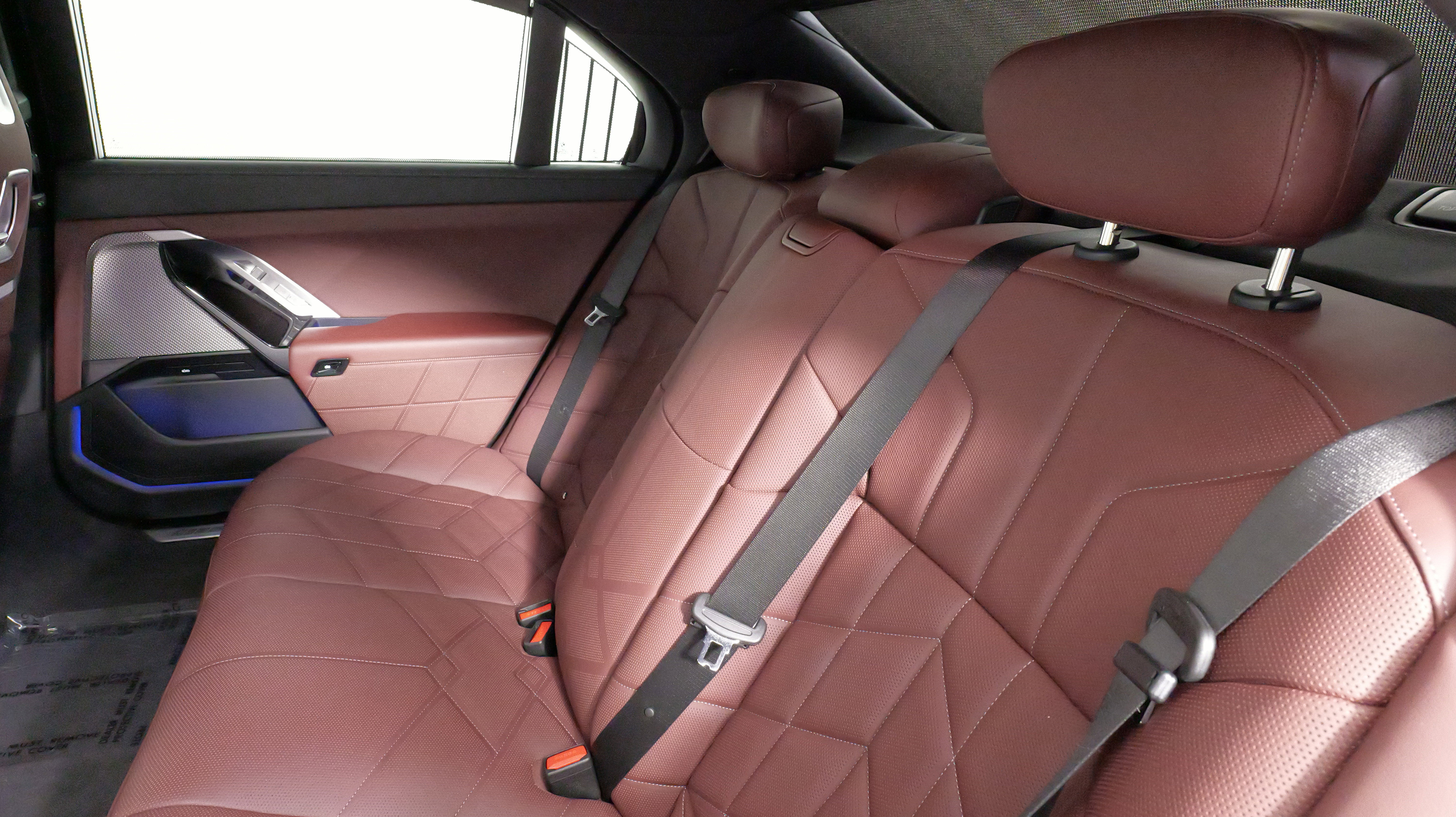 Used 2023 BMW 760i xDrive AWD/4WD image 36