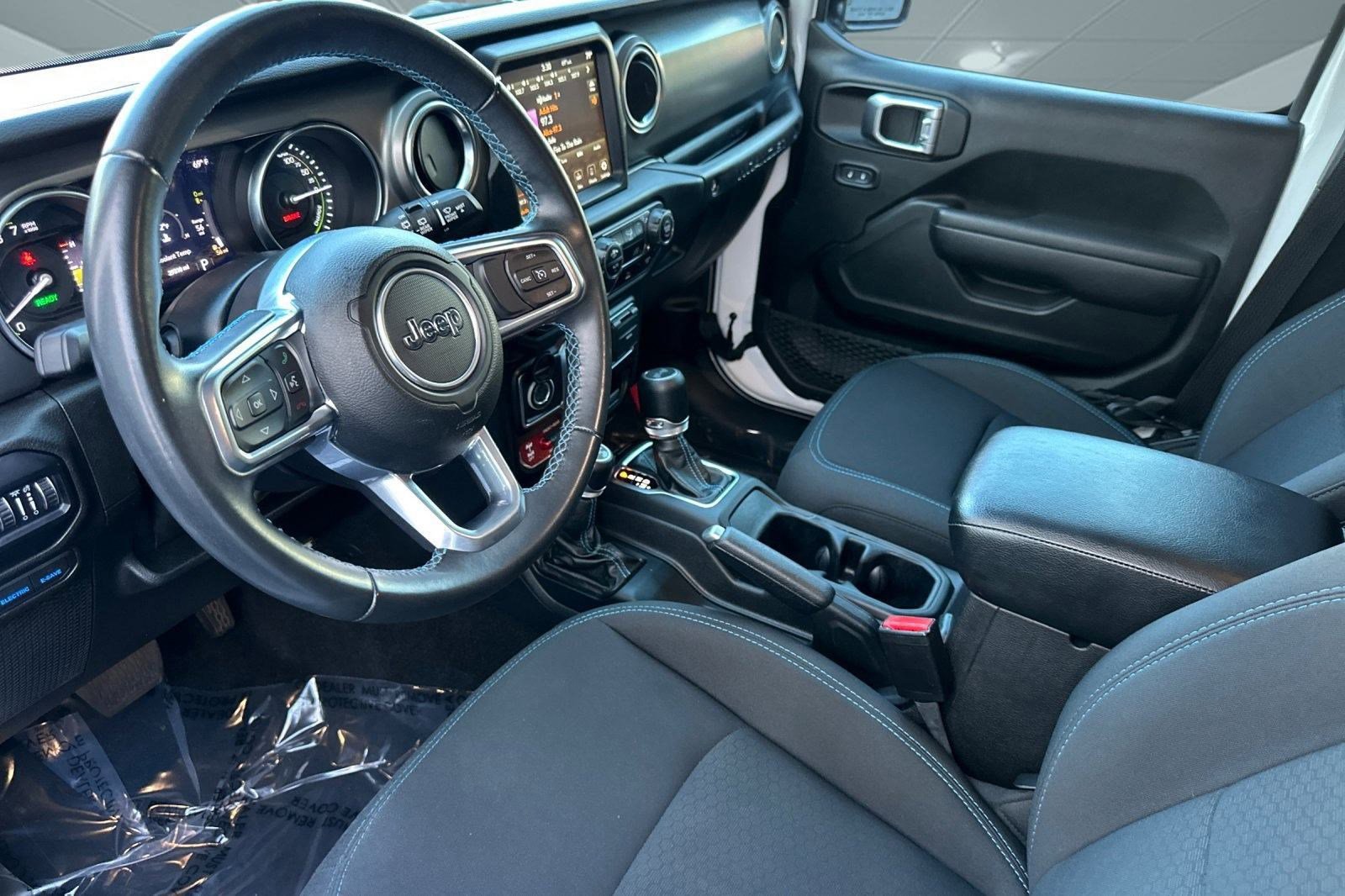 Used 2022 Jeep Wrangler Unlimited Rubicon 4xe image 4