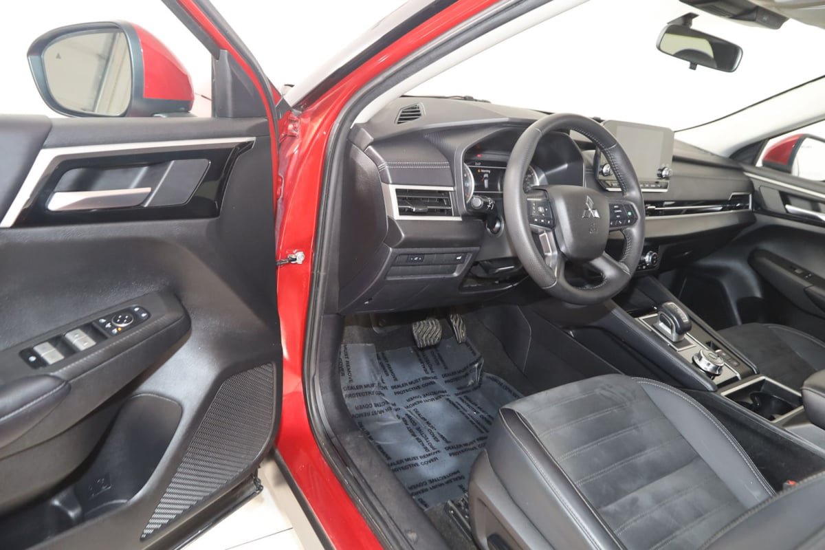 Used 2024 Mitsubishi Outlander Ralliart AWD/4WD image 47