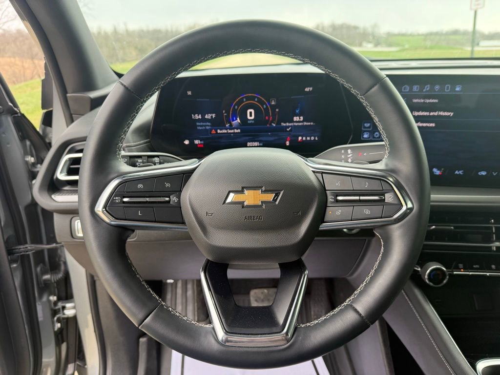 Used 2024 Chevrolet Traverse LS image 30