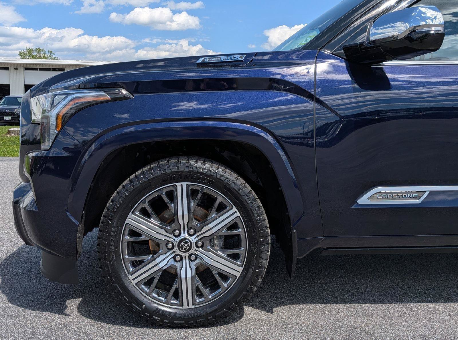Used 2023 Toyota Sequoia Capstone AWD/4WD image 3