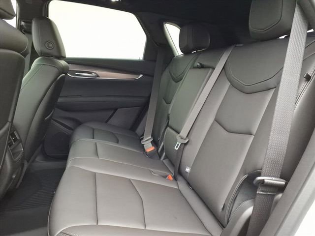 New 2026 Cadillac XT5 Luxury w/ LPO, Bronce Accent Package image 6