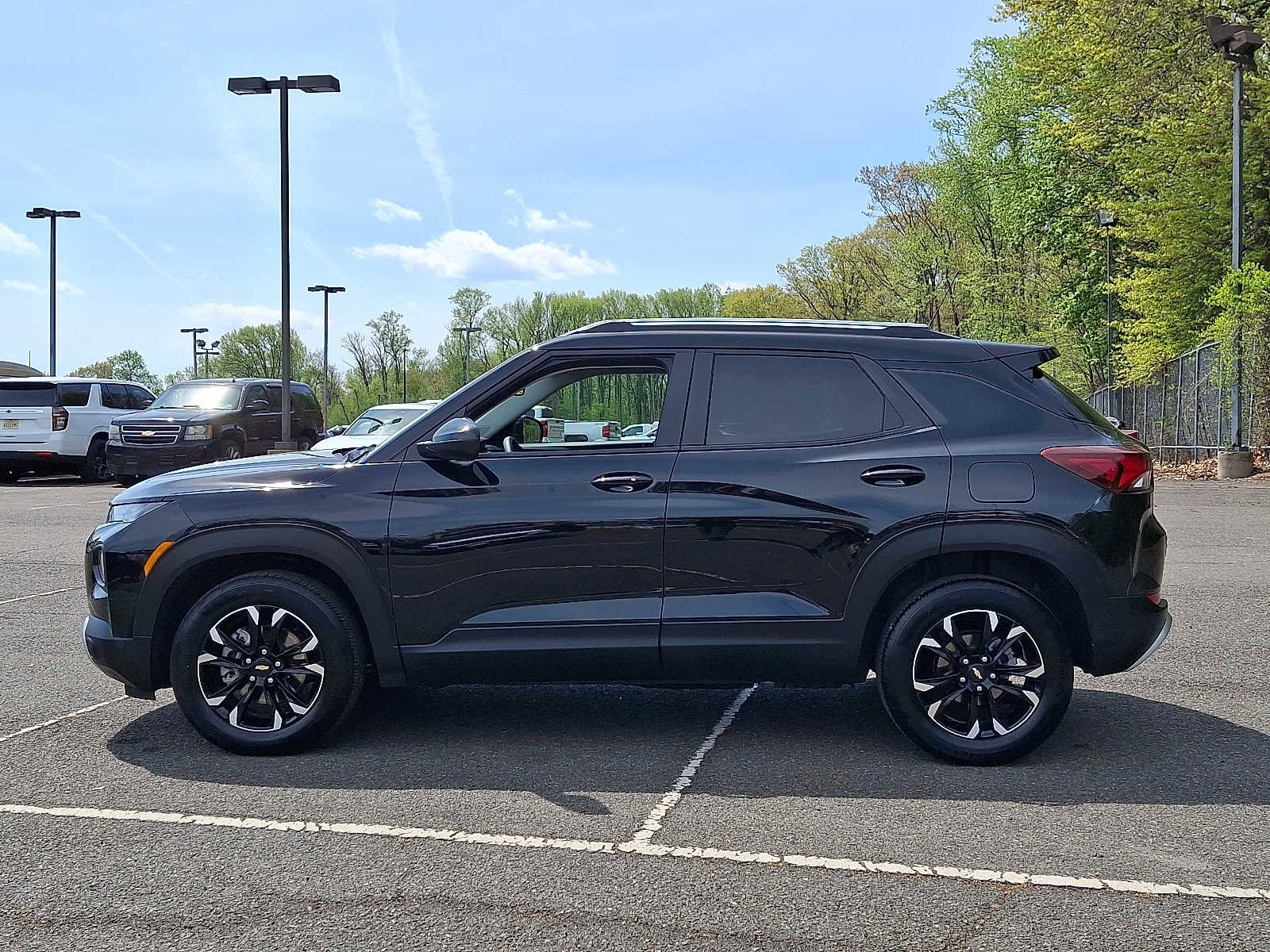 Used 2023 Chevrolet TrailBlazer LT w/ Convenience Package AWD/4WD image 4