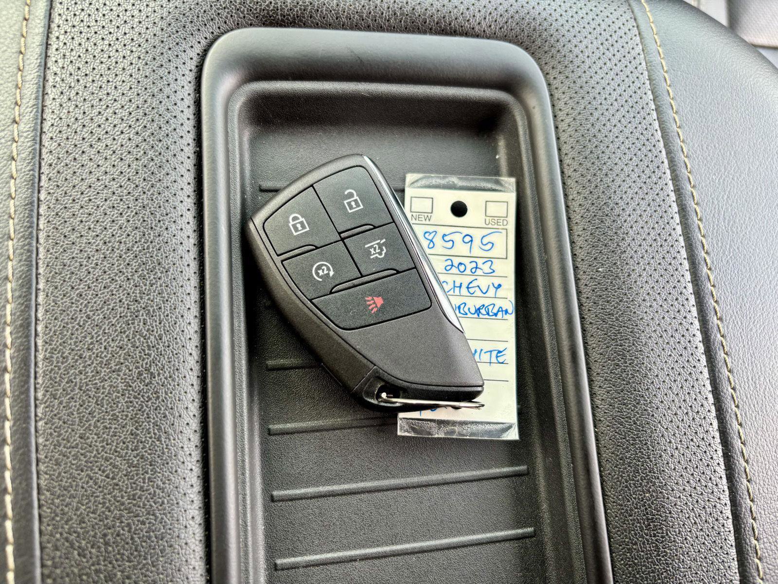 Used 2023 Chevrolet Suburban Premier image 31