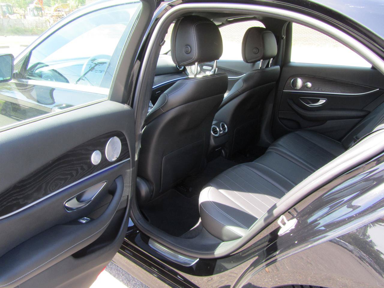 Used 2017 Mercedes-Benz E 300 4MATIC image 19