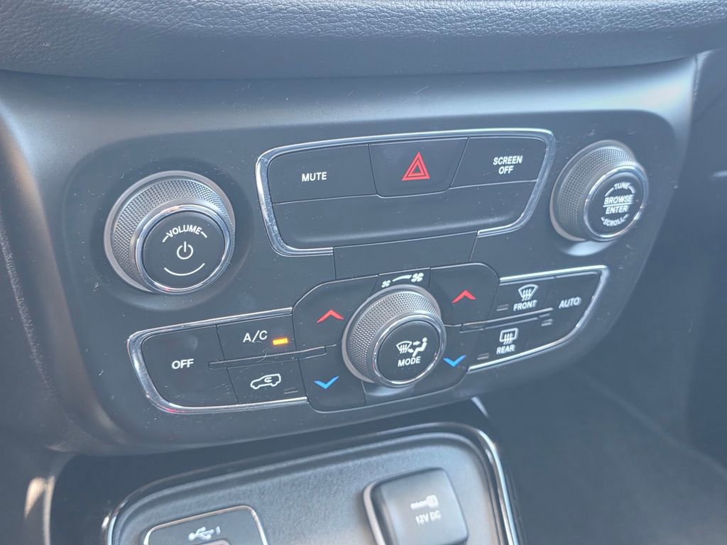 Used 2019 Jeep Compass Limited image 28