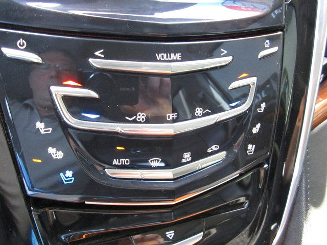 Used 2018 Cadillac Escalade Luxury w/ LPO, Radiant Package image 27