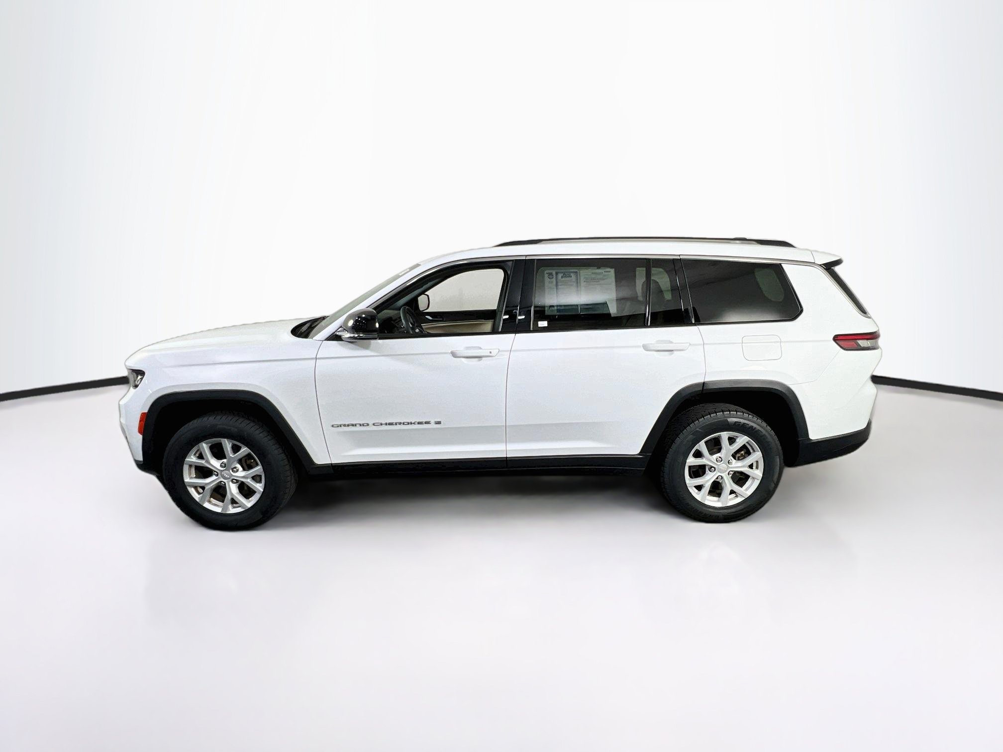 Used 2023 Jeep Grand Cherokee L Limited AWD/4WD image 8