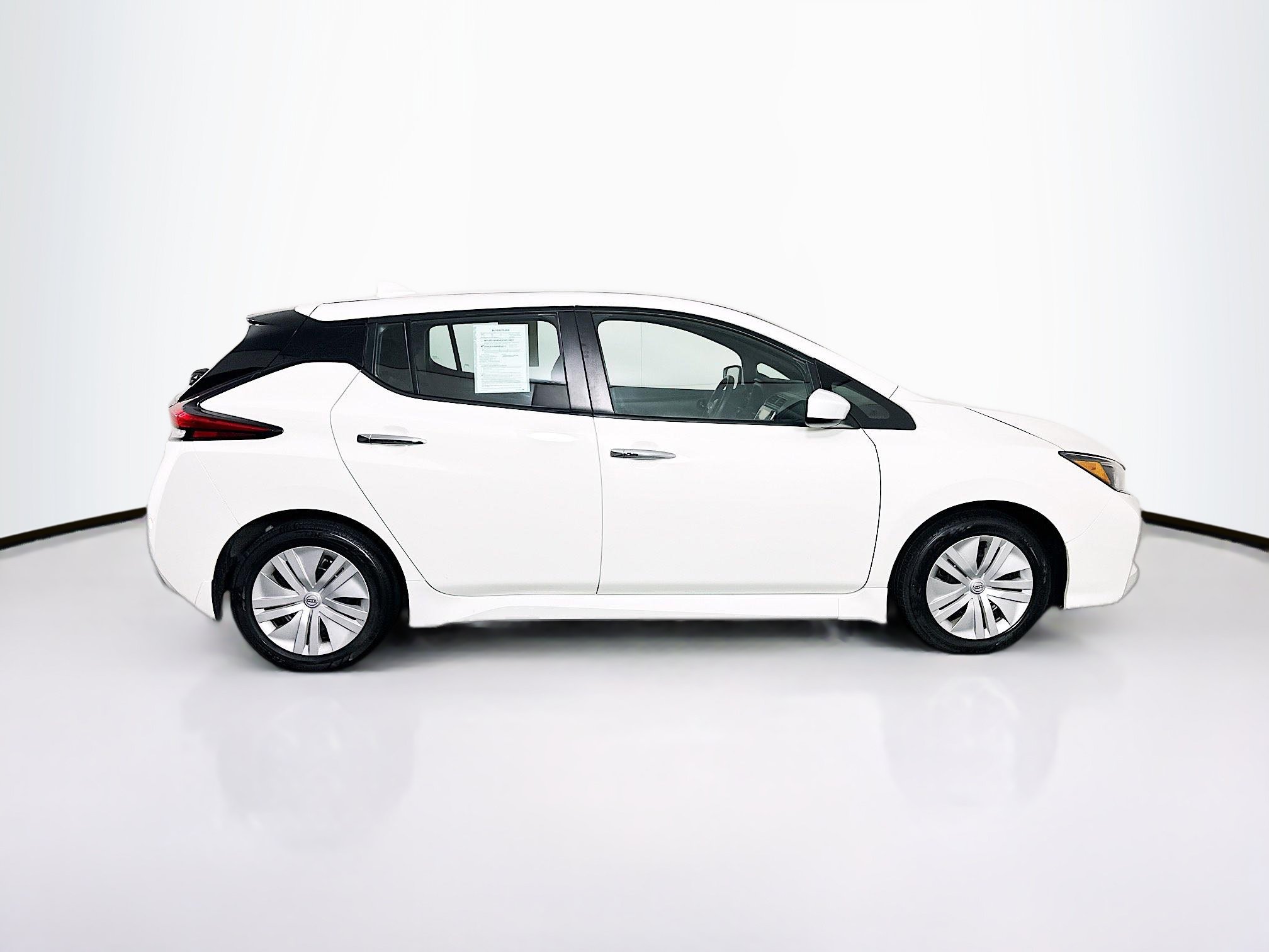 Used 2025 Nissan Leaf S FWD image 10