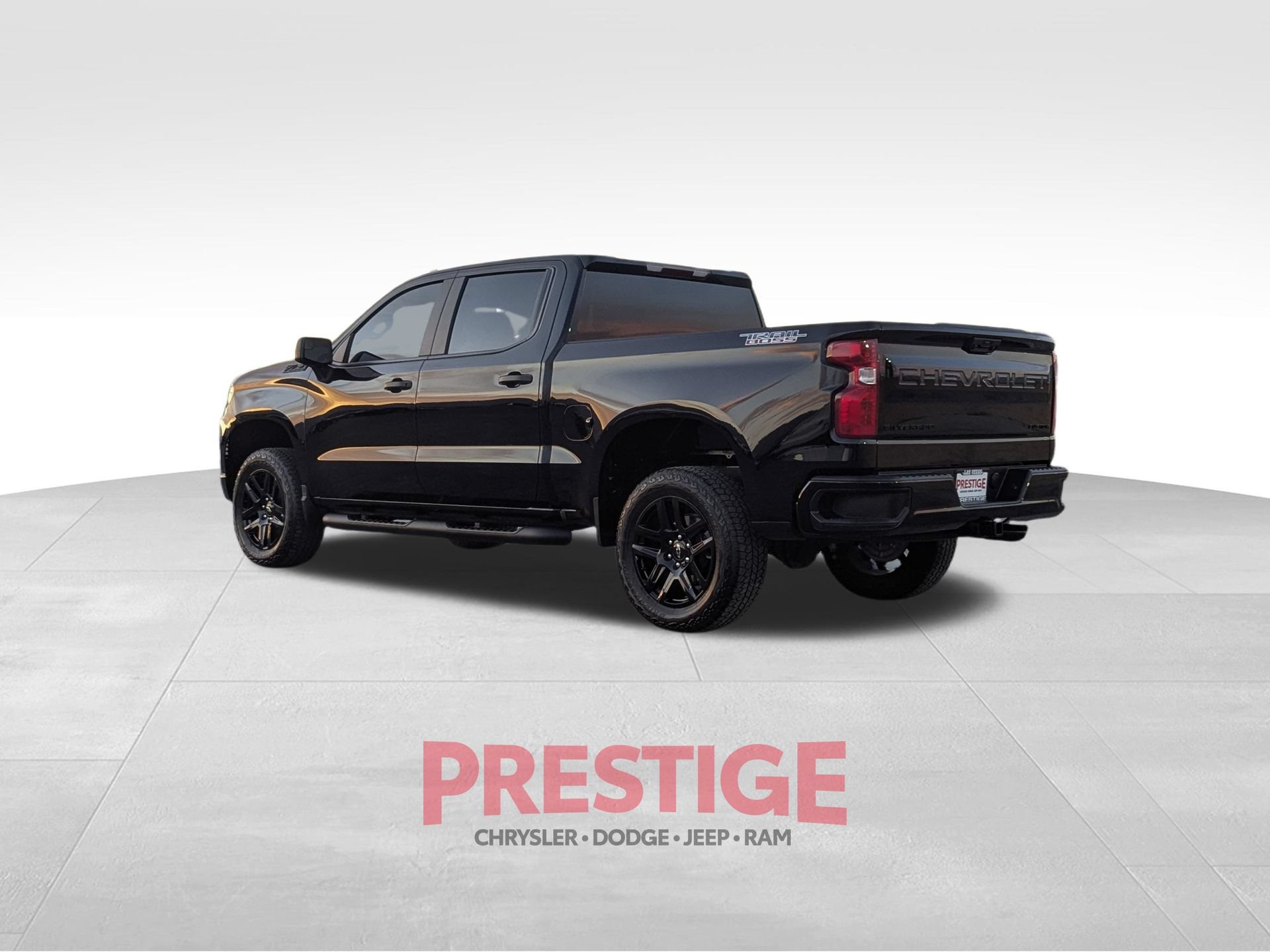 Used 2025 Chevrolet Silverado 1500 Custom Trail Boss w/ Turbomax Blackout Package AWD/4WD image 12
