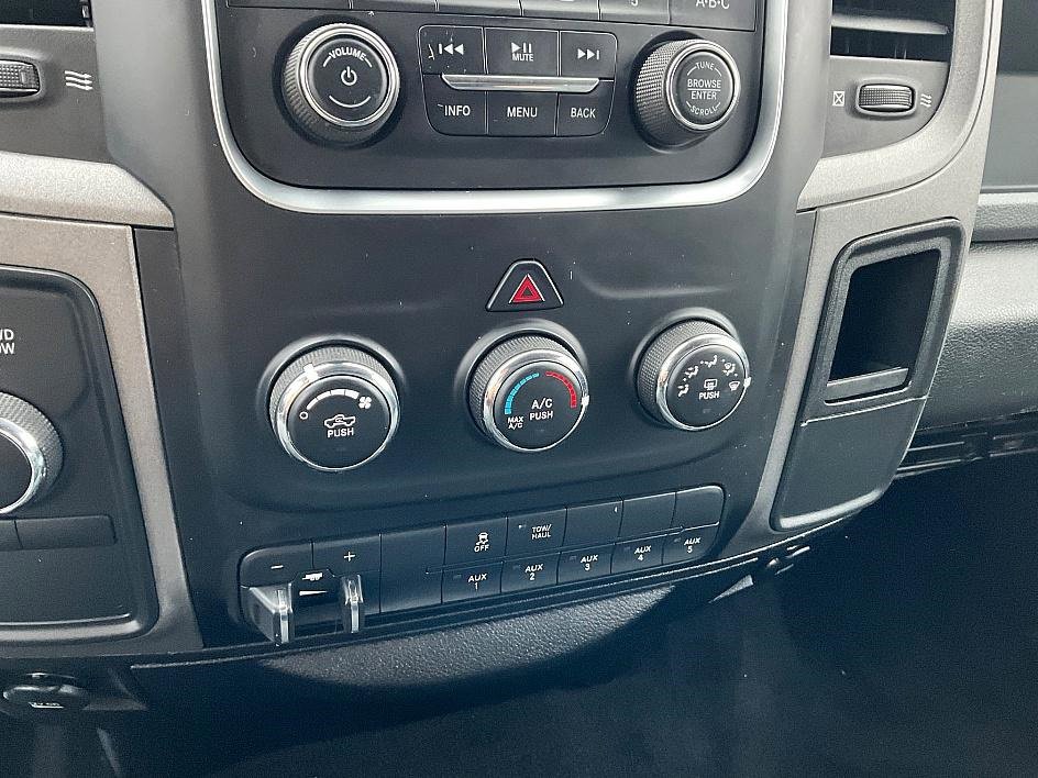 Used 2018 RAM 2500 Tradesman w/ Chrome Appearance Group image 21