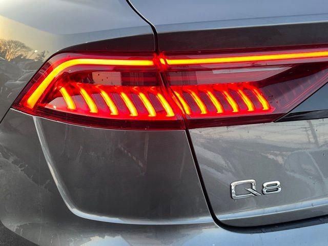 Used 2019 Audi Q8 Prestige image 9