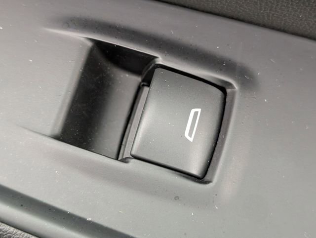 Certified 2023 Chevrolet Traverse LT w/ LPO, Floor Liner Package image 36