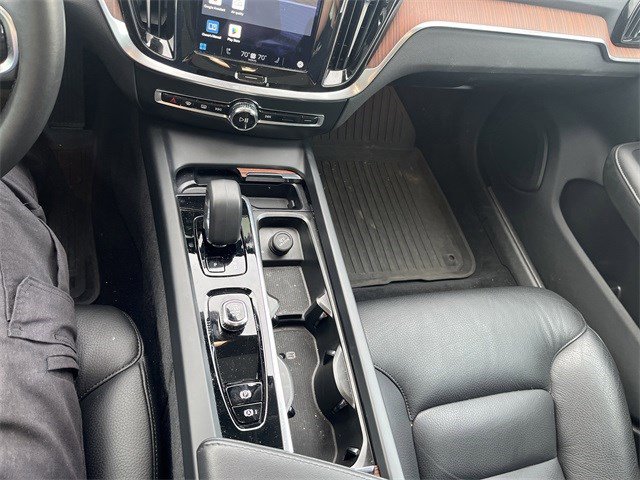Used 2024 Volvo S60 B5 Plus image 29