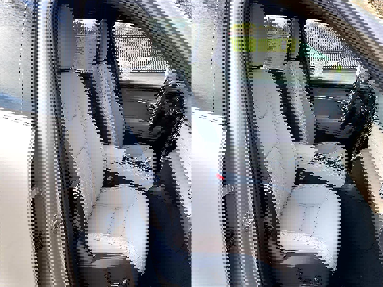 New 2026 Volvo XC90 T8 Plus w/ Protection Package Premier image 32