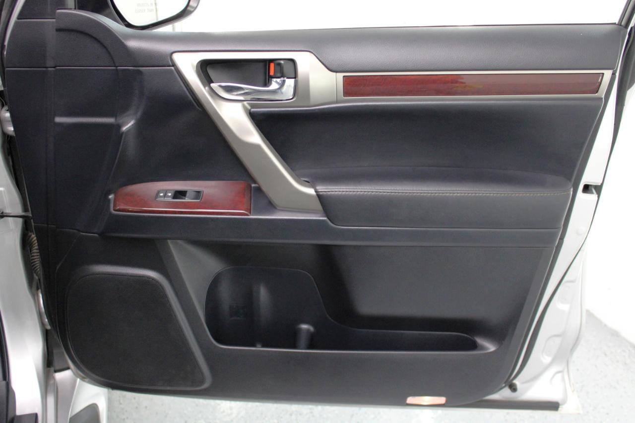 Used 2014 Lexus GX 460 w/ Premium Package image 49
