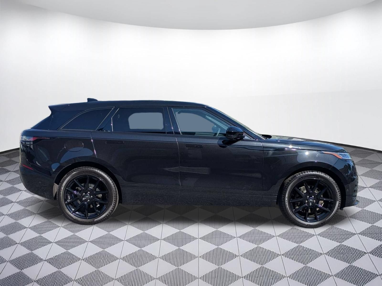 New 2026 Land Rover Range Rover Velar Dynamic SE AWD/4WD image 4