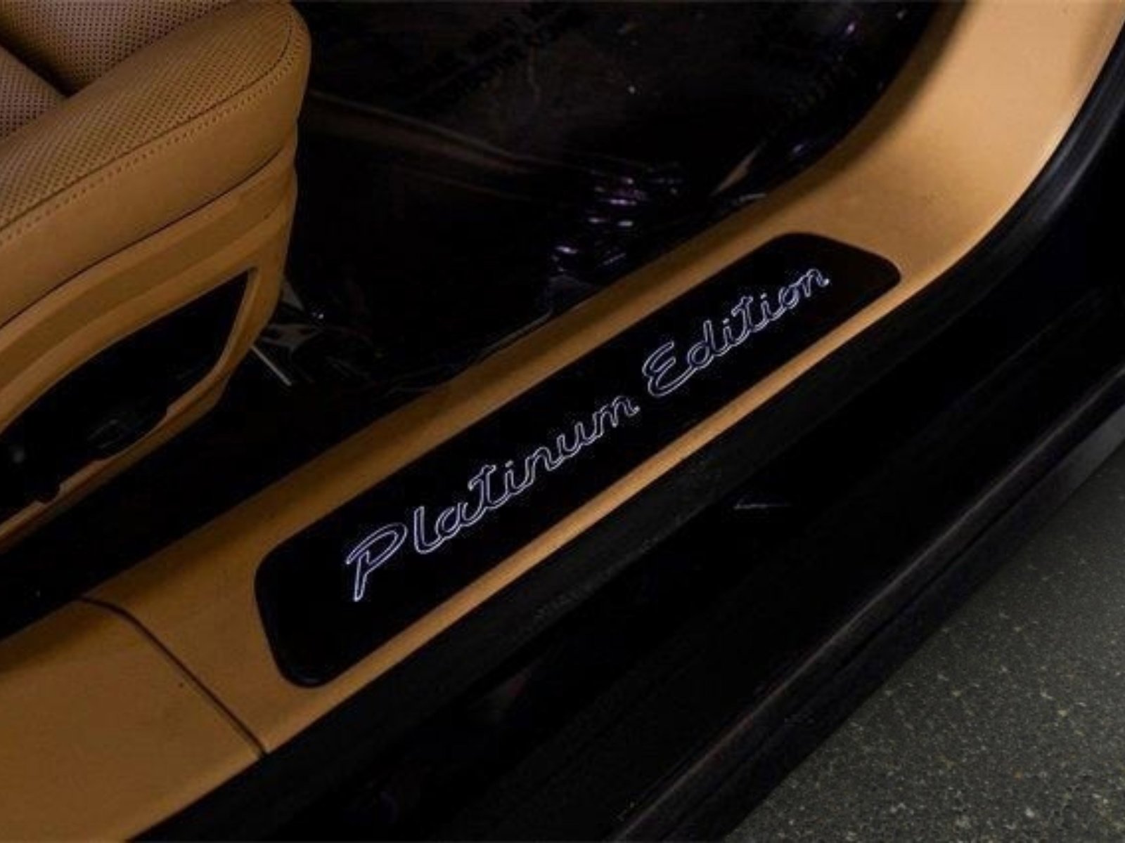 Used 2023 Porsche Panamera 4 Platinum Edition w/ Assistance Package image 54